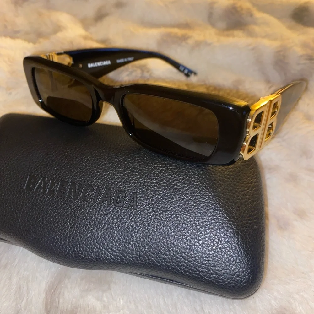 Balenciaga Black Sunglasses with Gold Logo - Picture 3 of 4